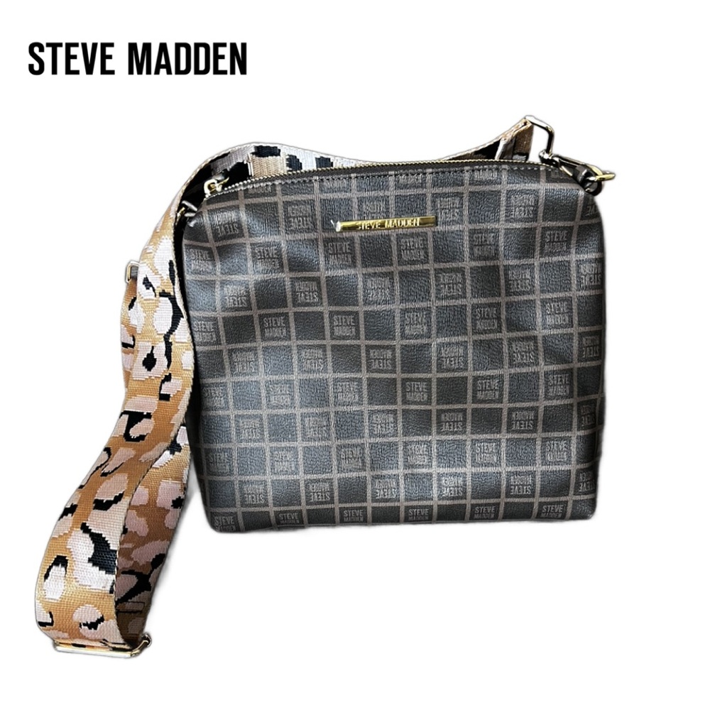 Steve Madden Brown & Gold Wristlet or Crossbody Bag. Removable Strap